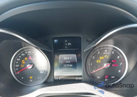 2017 Mercedes-Benz C 300 z USA, uszkodzony, nr VIN WDDWJ4JB2HF386496